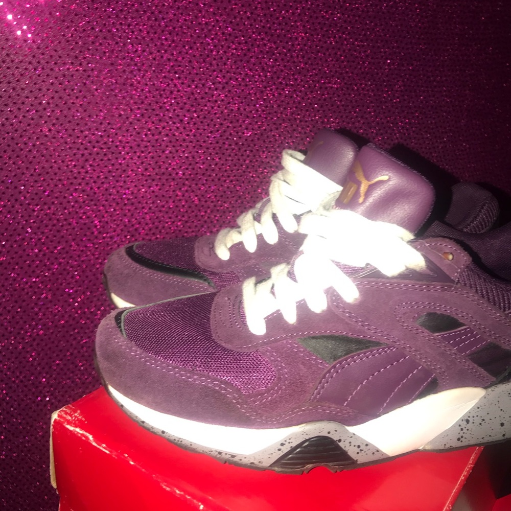 Shoes - Picture 2 of 5